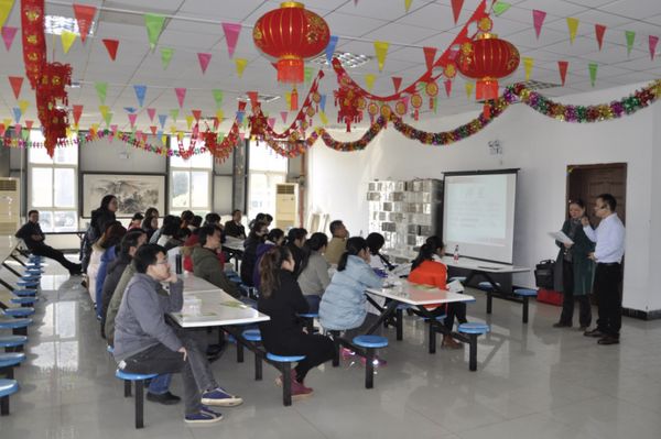 麗益公(gōng)司開展安(ān)全應急救護知識培訓的報道